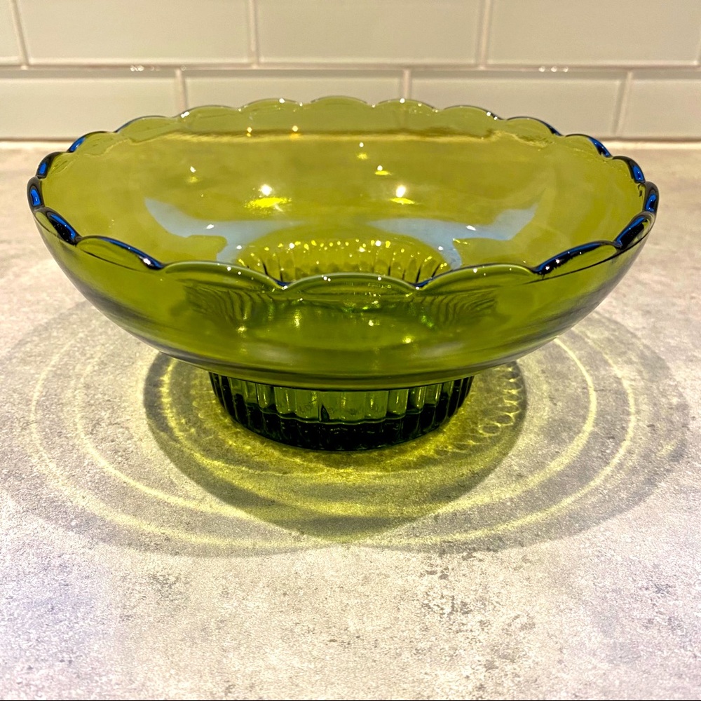 Vintage EO Brody Co M2000 Scalloped Bowl